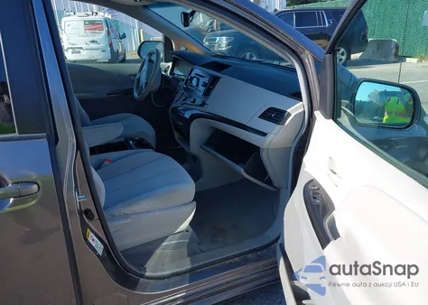 2011 Toyota Sienna Le V6 из США, поврежденный, VIN 5TDKK3DC0BS055136